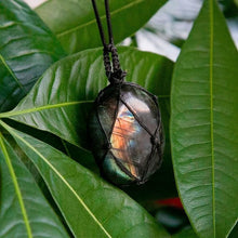 Charger l&#39;image dans la galerie, Collier énergie en labradorite.